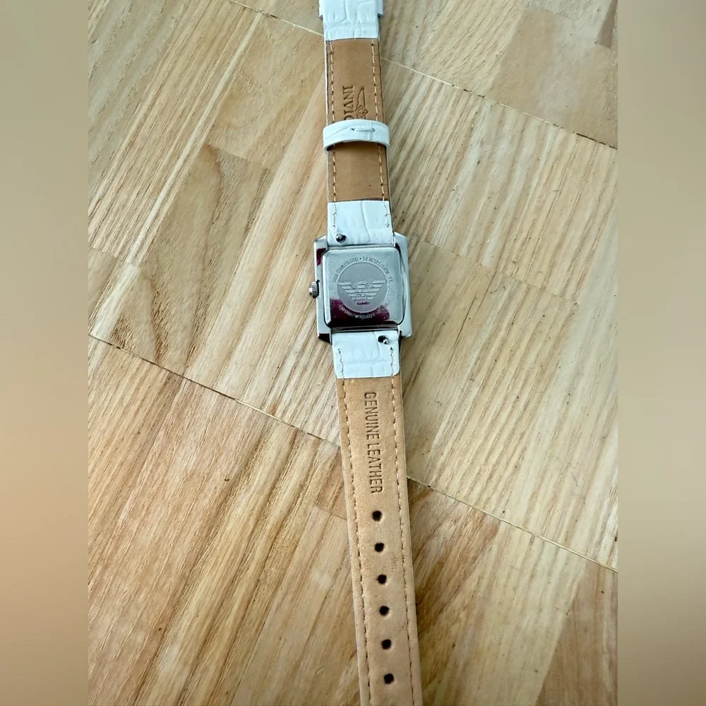 Emporio Armani ladies silver tone square white leather watch NEW BATTERY